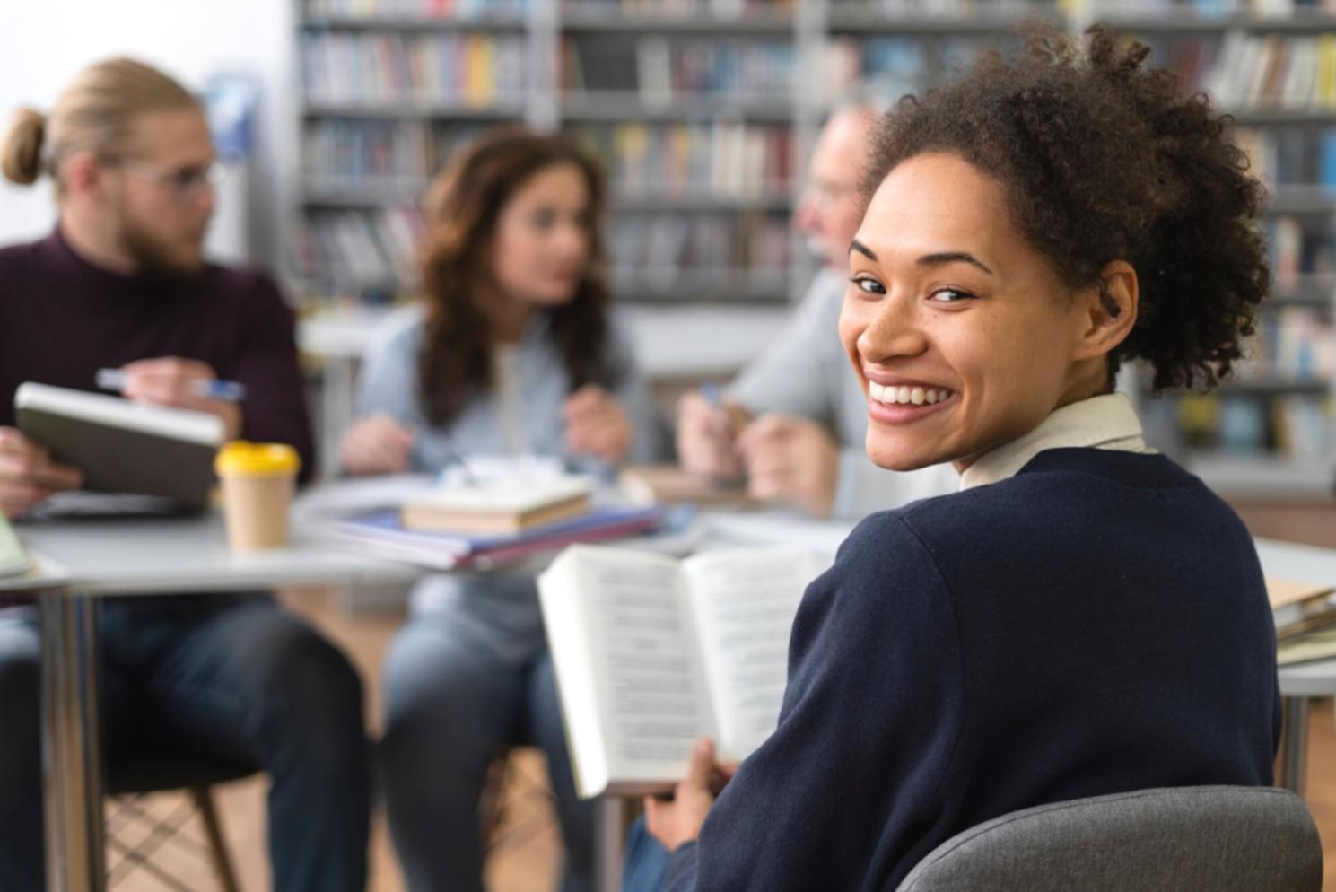 Lunavireoza Finanzberatung - Professionelle Beratung und Teamwork